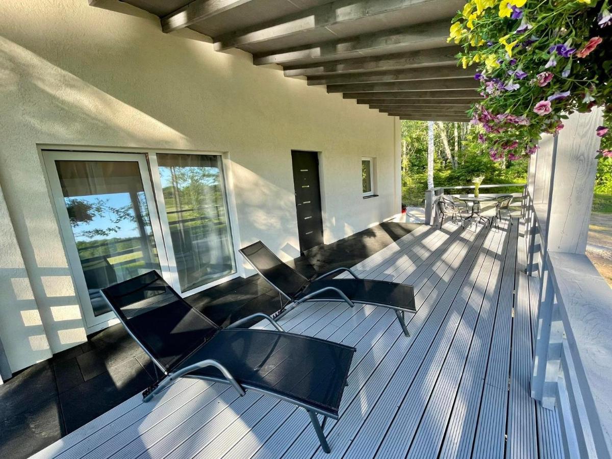 Villa Atputas Namins Jaunlaicene Exterior foto